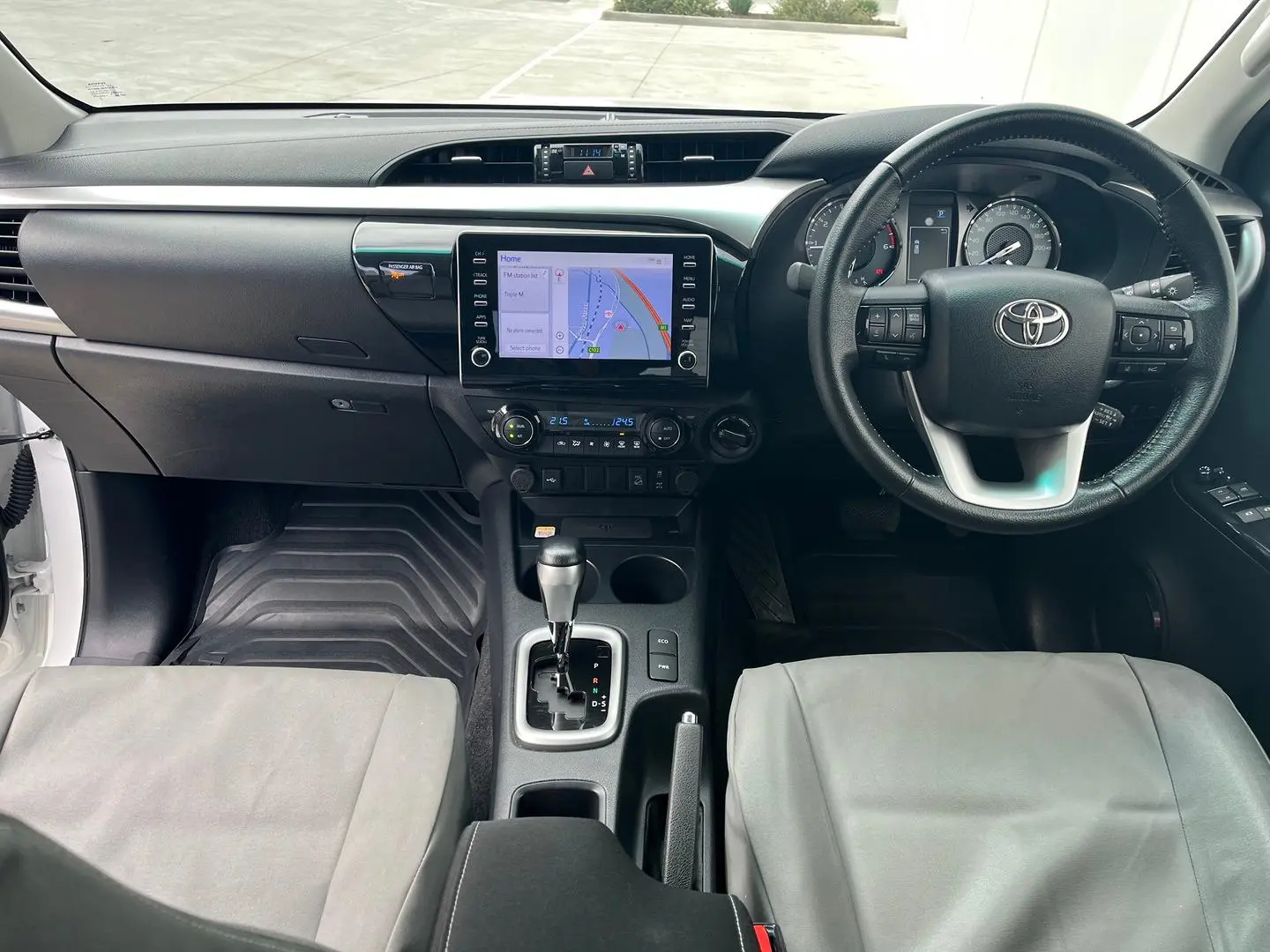 2024 Toyota Hilux Gallery Image 19