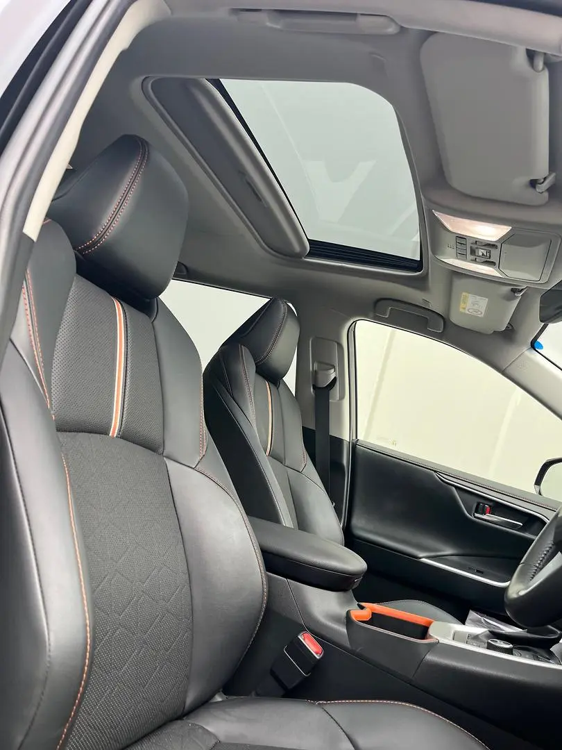 2024 Toyota RAV4 Gallery Image 18