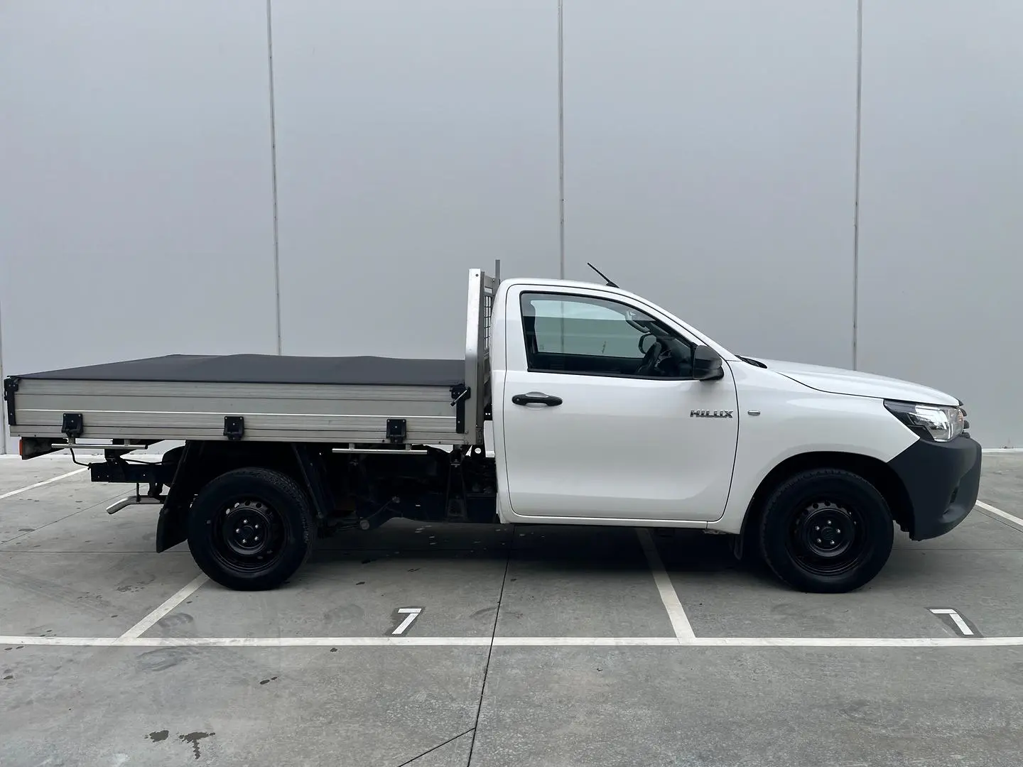 2018 Toyota Hilux Gallery Image 11