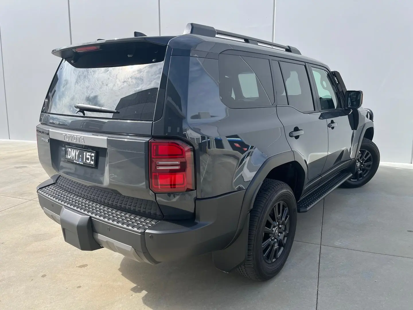 2025 Toyota Landcruiser Prado Gallery Image 13