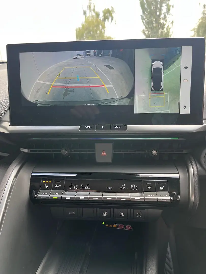 2025 Toyota C-HR Gallery Image 20