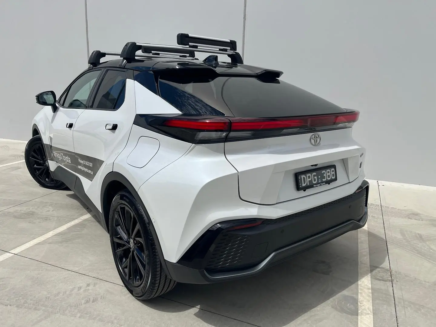 2025 Toyota C-HR Gallery Image 10