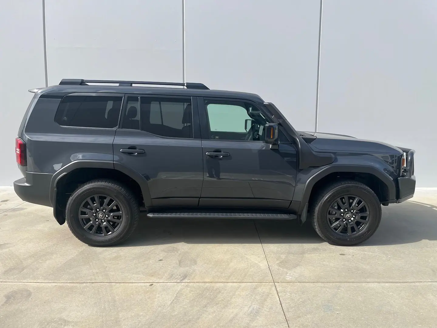 2025 Toyota Landcruiser Prado Gallery Image 14