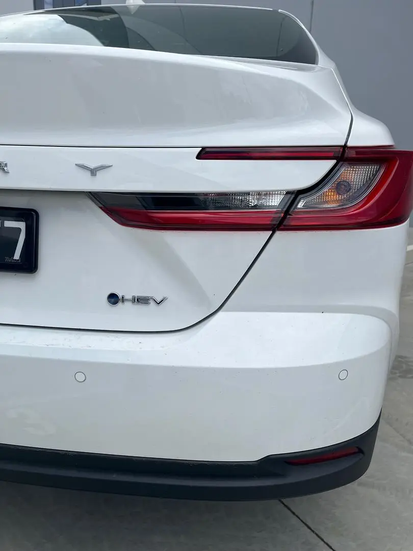 2025 Toyota Camry Gallery Image 12