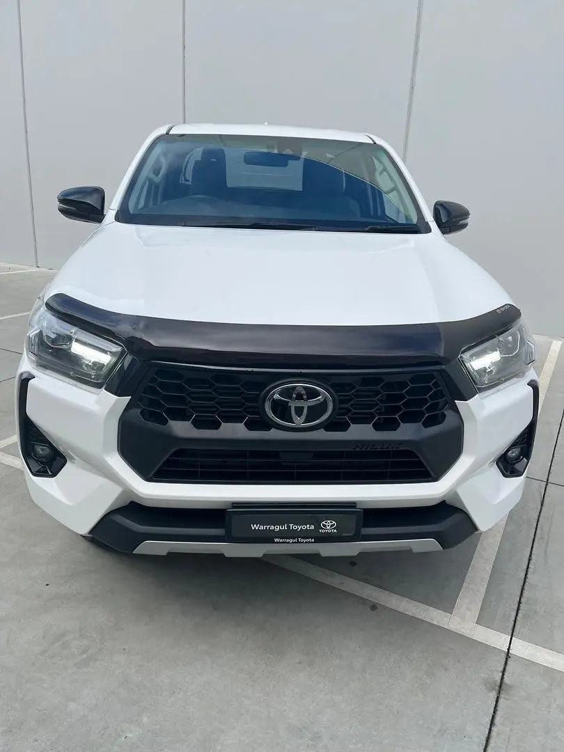 2024 Toyota Hilux Gallery Image 2