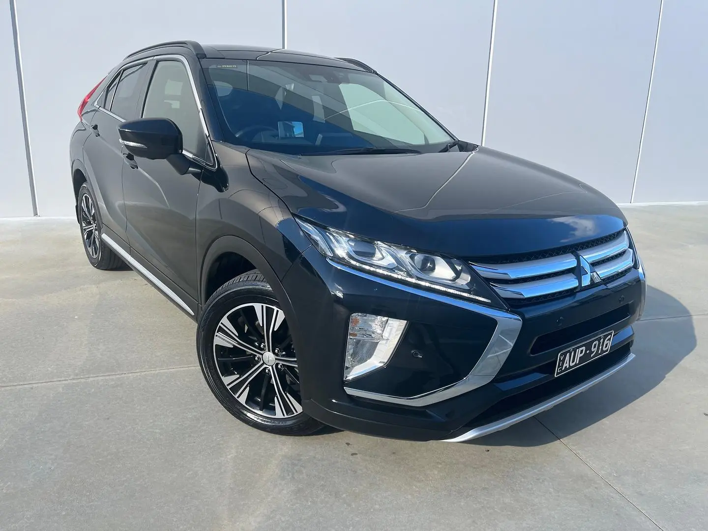 2018 Mitsubishi Eclipse Cross Gallery Image 1