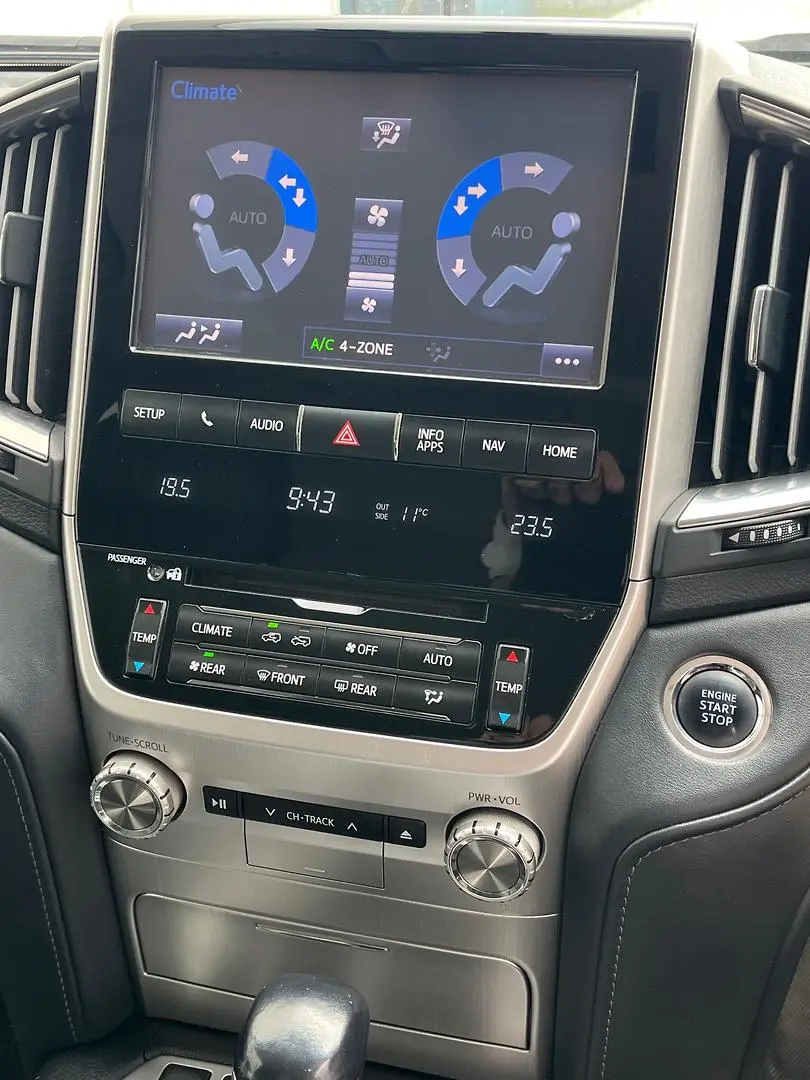 2017 Toyota Landcruiser Gallery Image 20