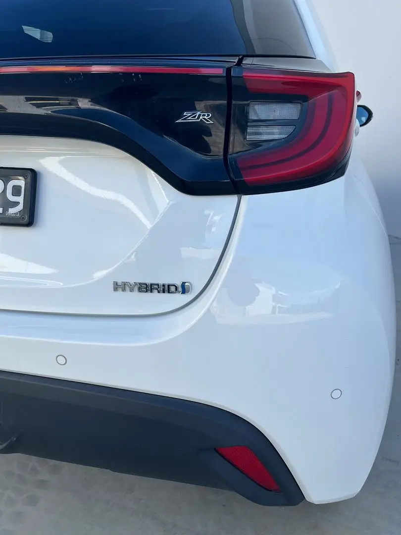 2020 Toyota Yaris Gallery Image 11