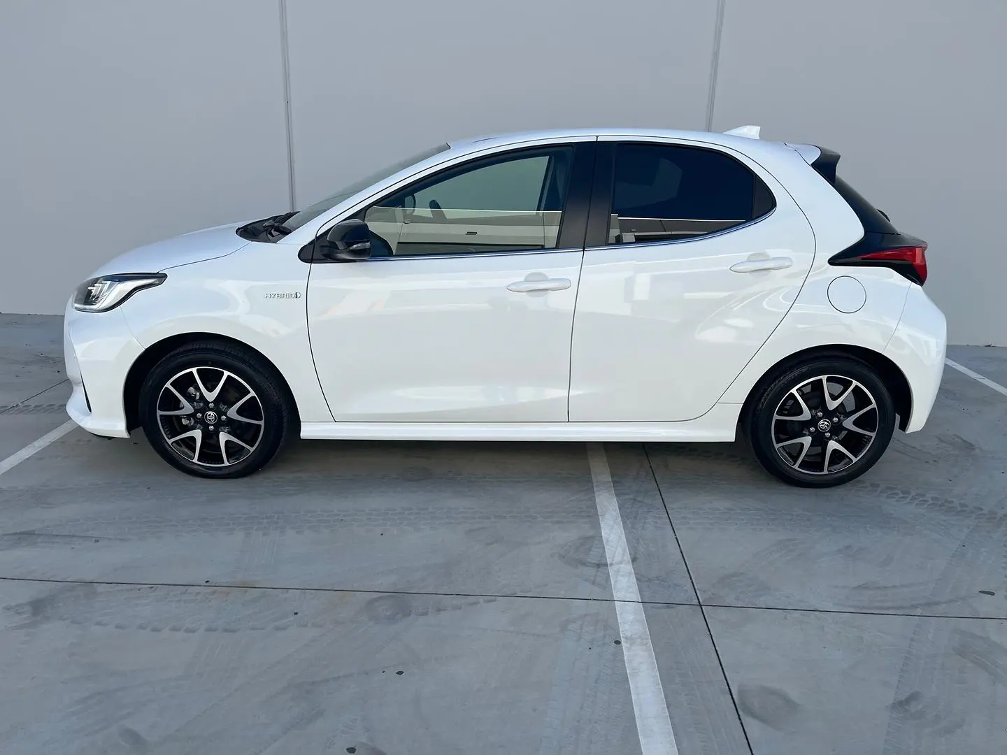 2020 Toyota Yaris Gallery Image 5