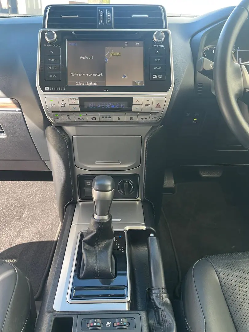 2018 Toyota Landcruiser Prado Gallery Image 19