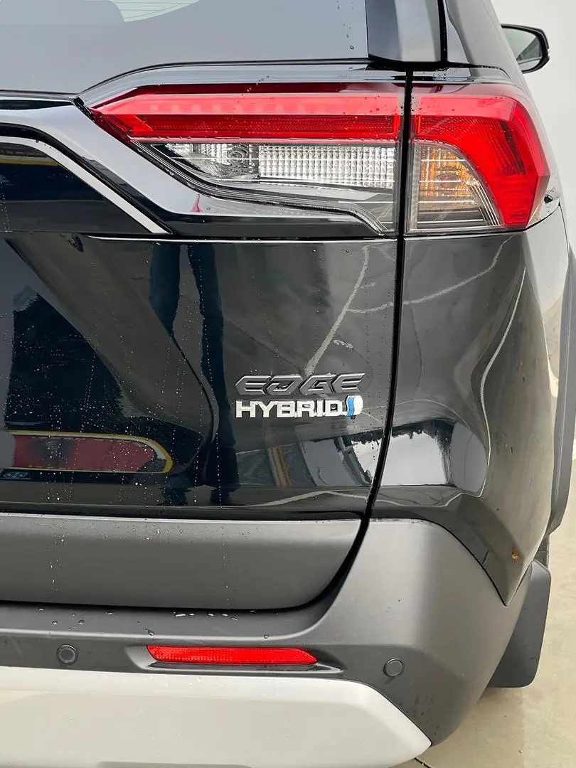 2024 Toyota RAV4 Gallery Image 12
