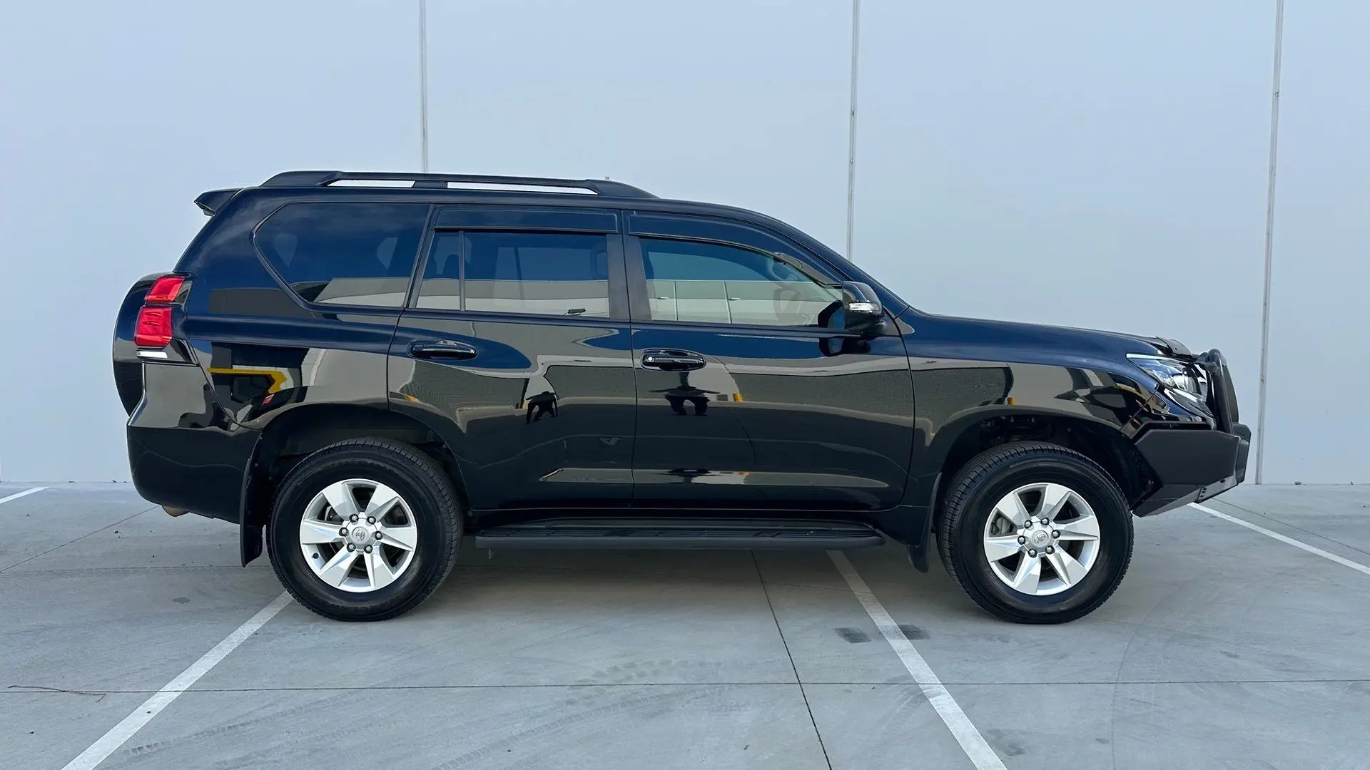 2019 Toyota Landcruiser Prado Gallery Image 4
