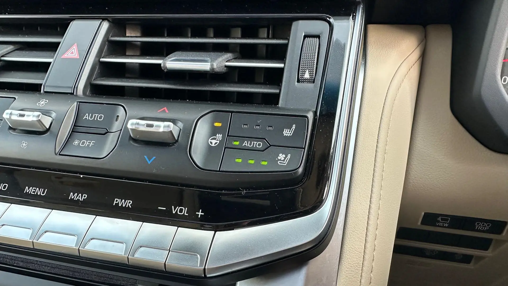 2022 Toyota Landcruiser Gallery Image 25
