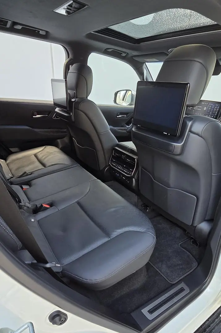 2024 Toyota Landcruiser Gallery Image 28