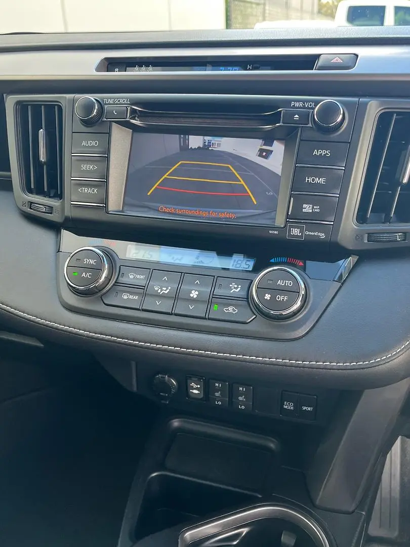 2016 Toyota RAV4 Gallery Image 20