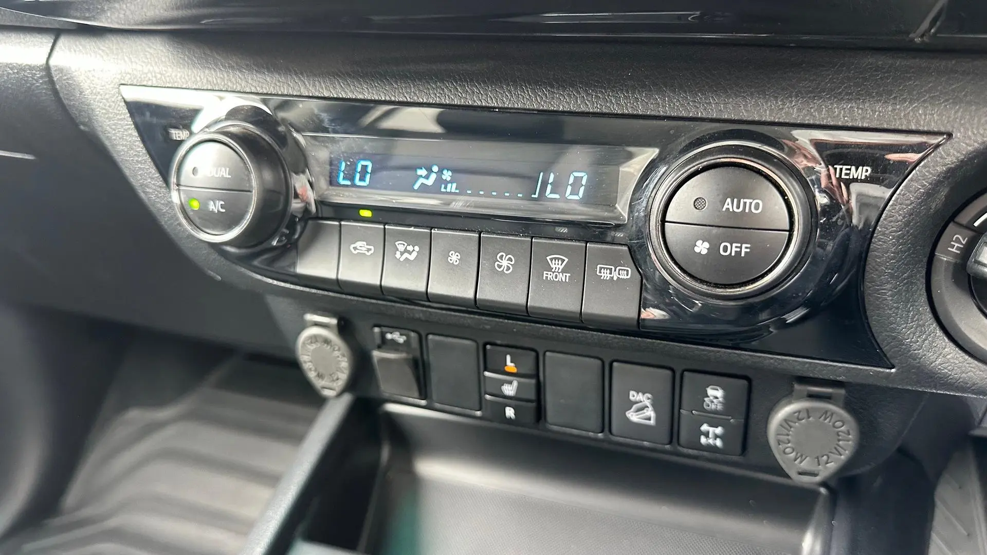 2023 Toyota Hilux Gallery Image 19