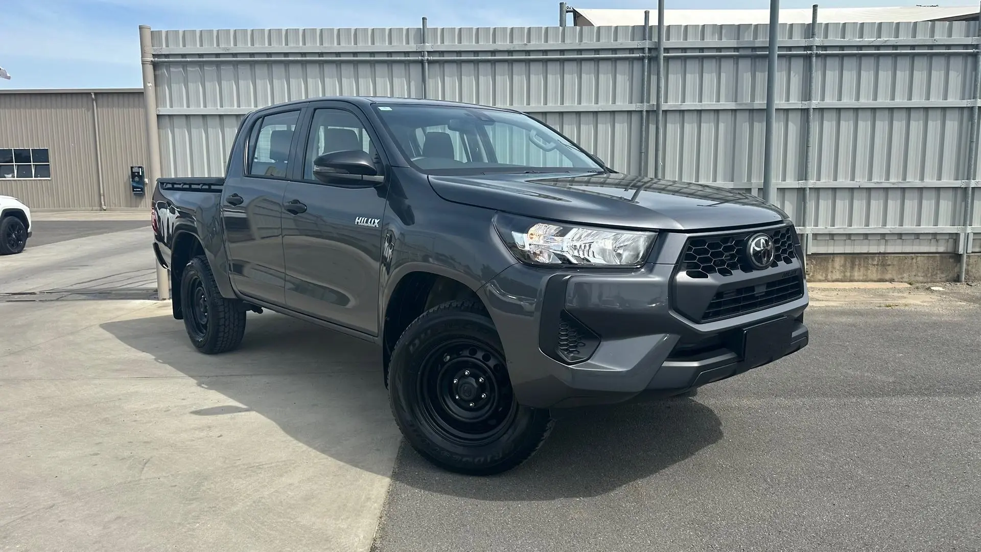 2024 Toyota Hilux Image 1