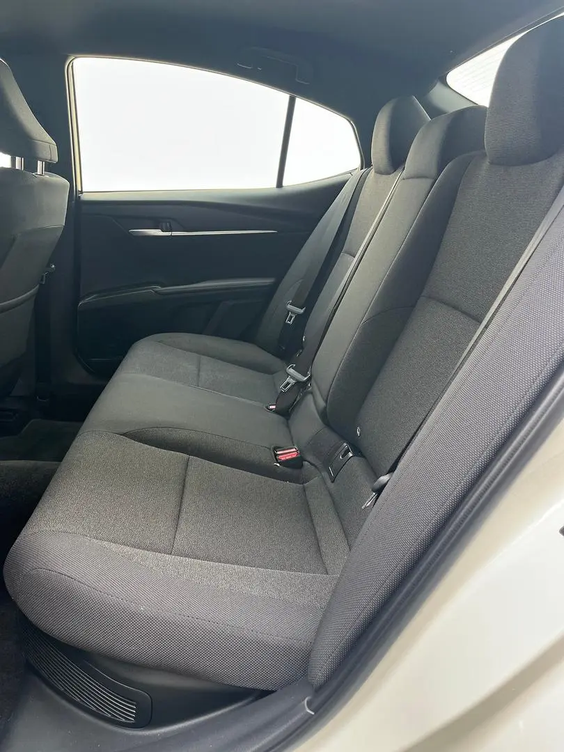 2025 Toyota Camry Gallery Image 8
