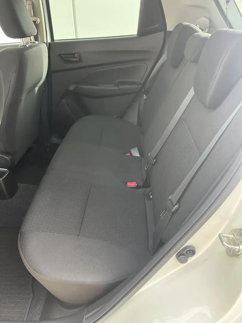 2020 Suzuki Swift Gallery Image 7