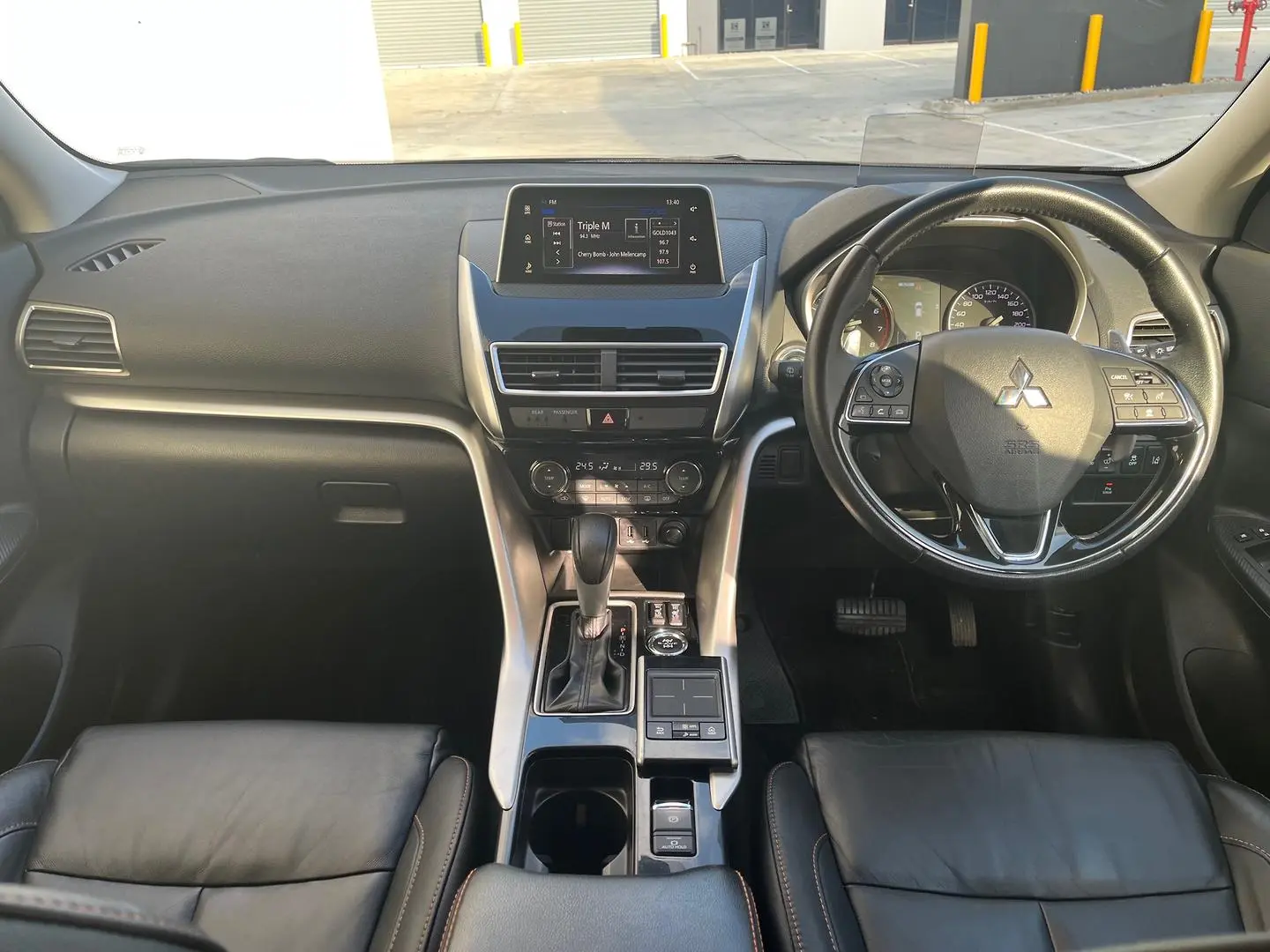 2018 Mitsubishi Eclipse Cross Gallery Image 16