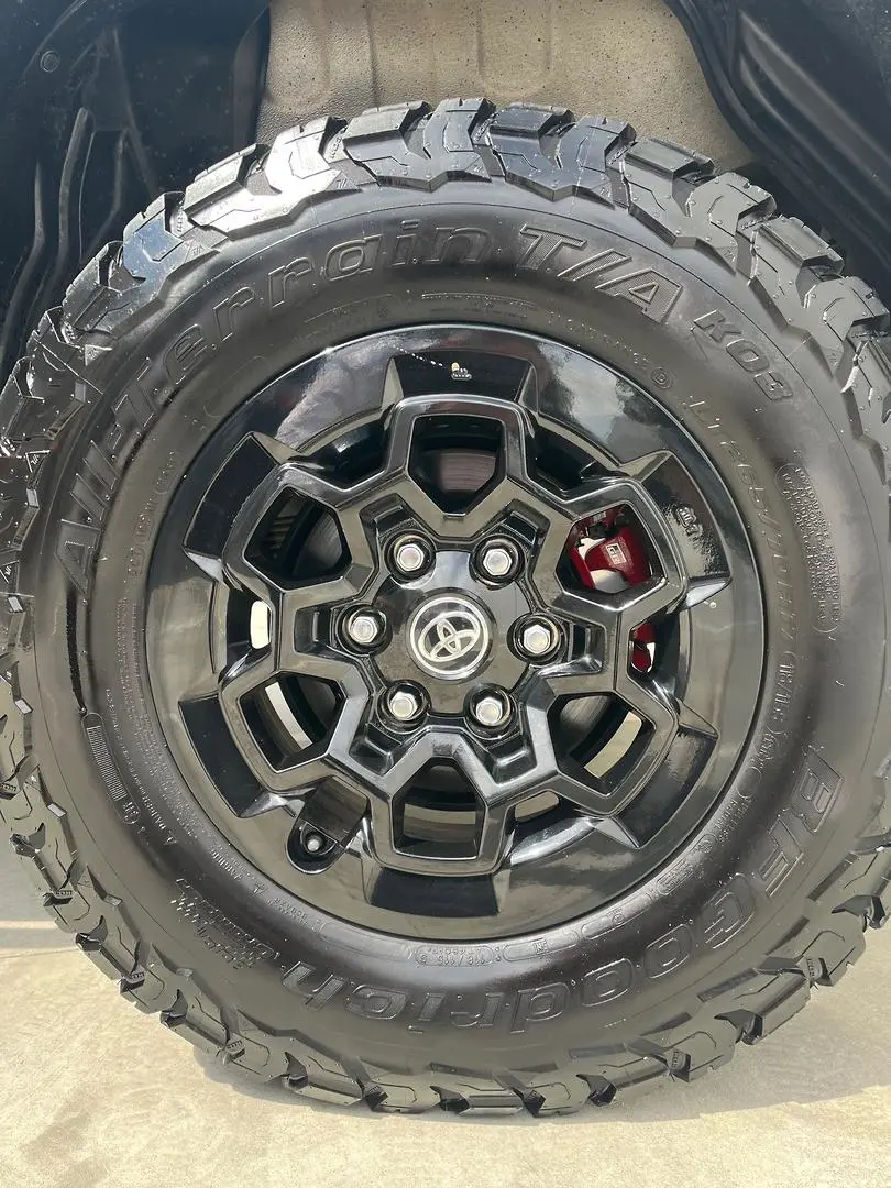 2024 Toyota Hilux Gallery Image 4