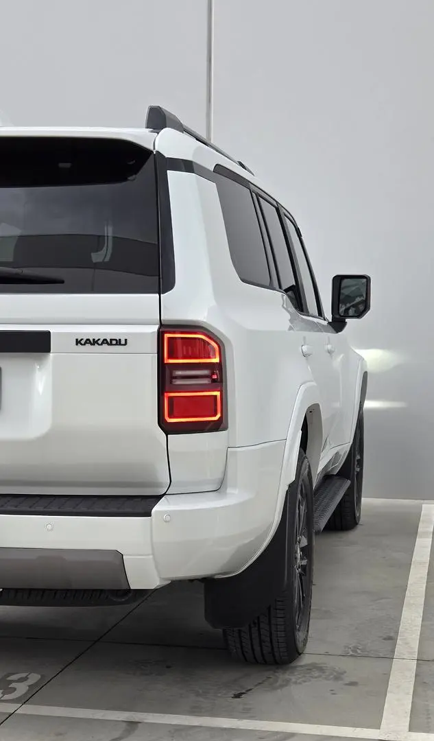 2025 Toyota Landcruiser Prado Gallery Image 9