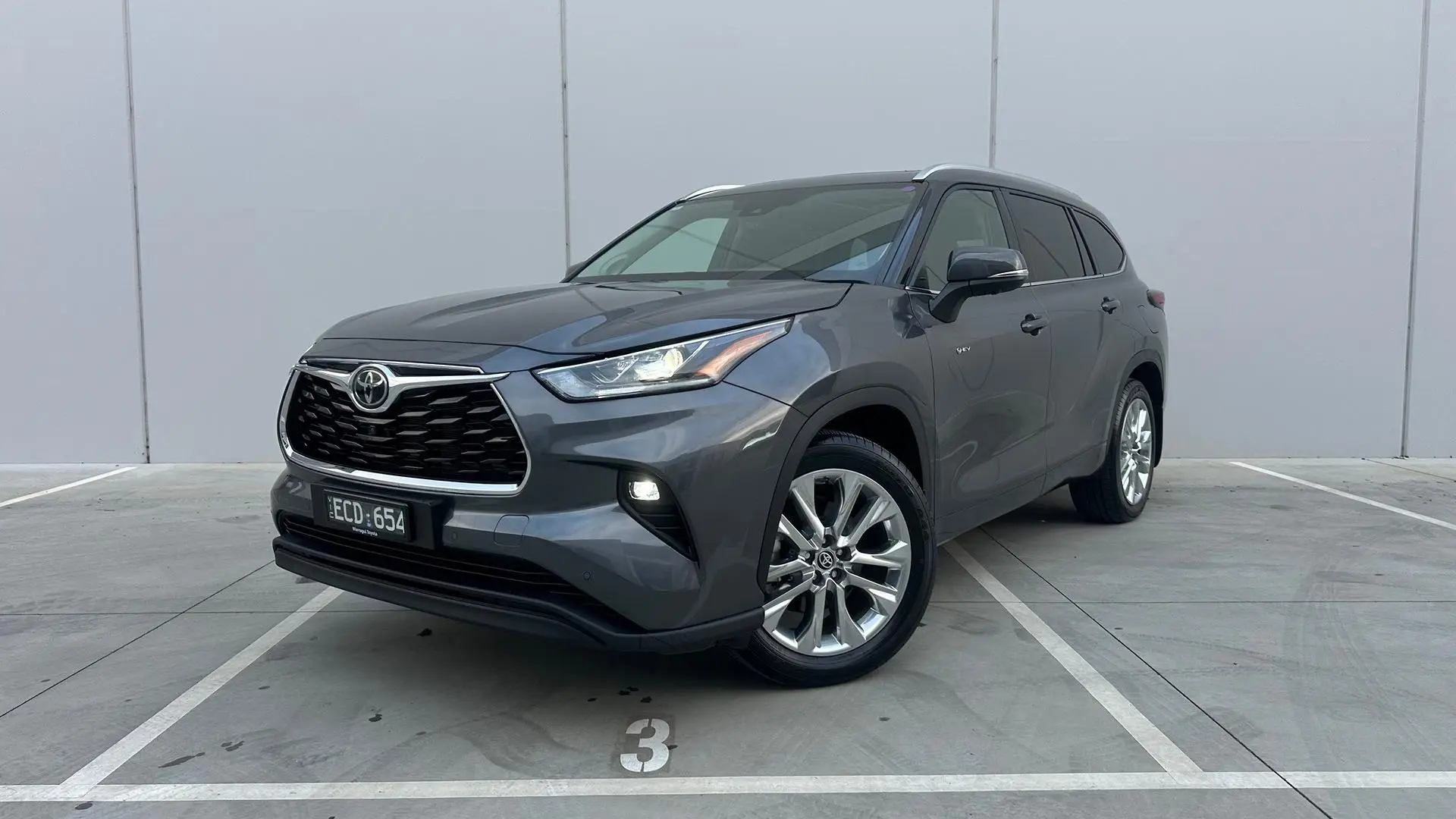 2025 Toyota Kluger Gallery Image 3