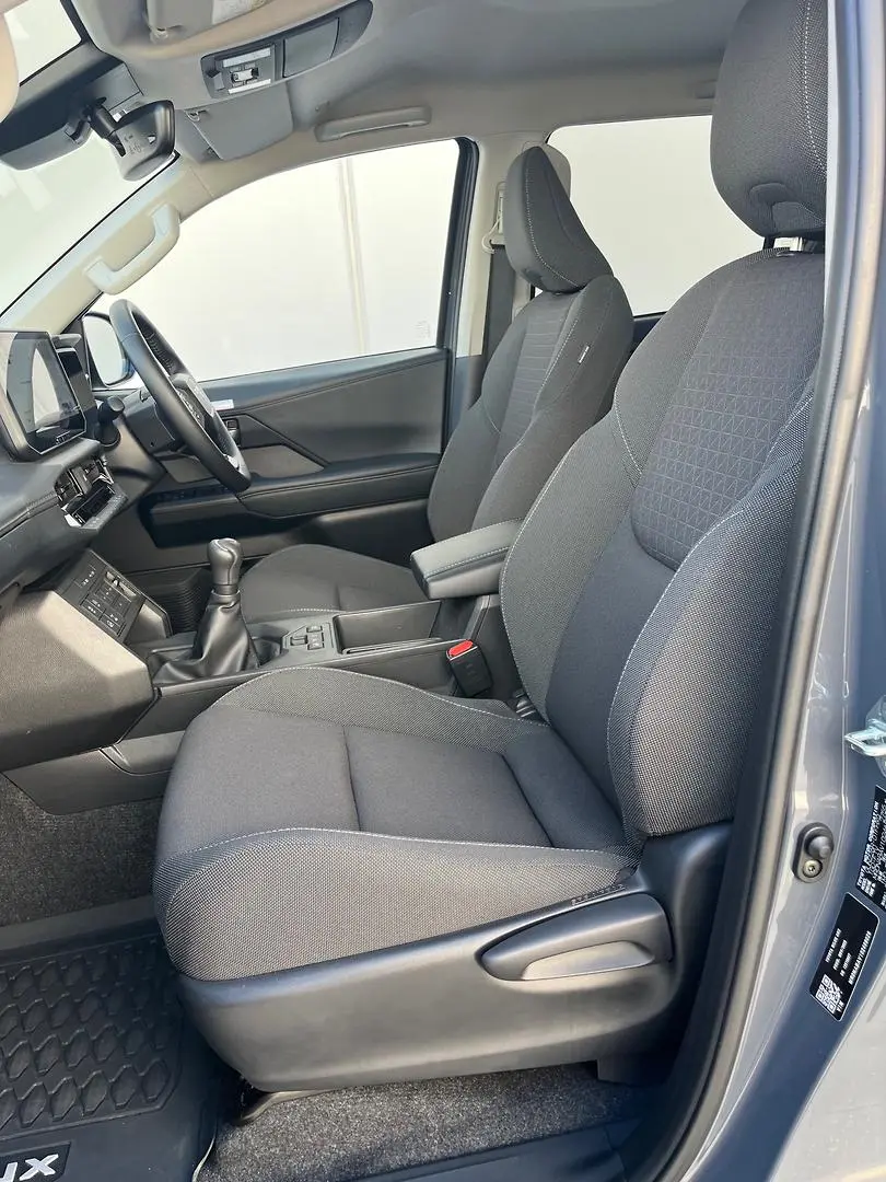 2026 Toyota Hilux Gallery Image 7
