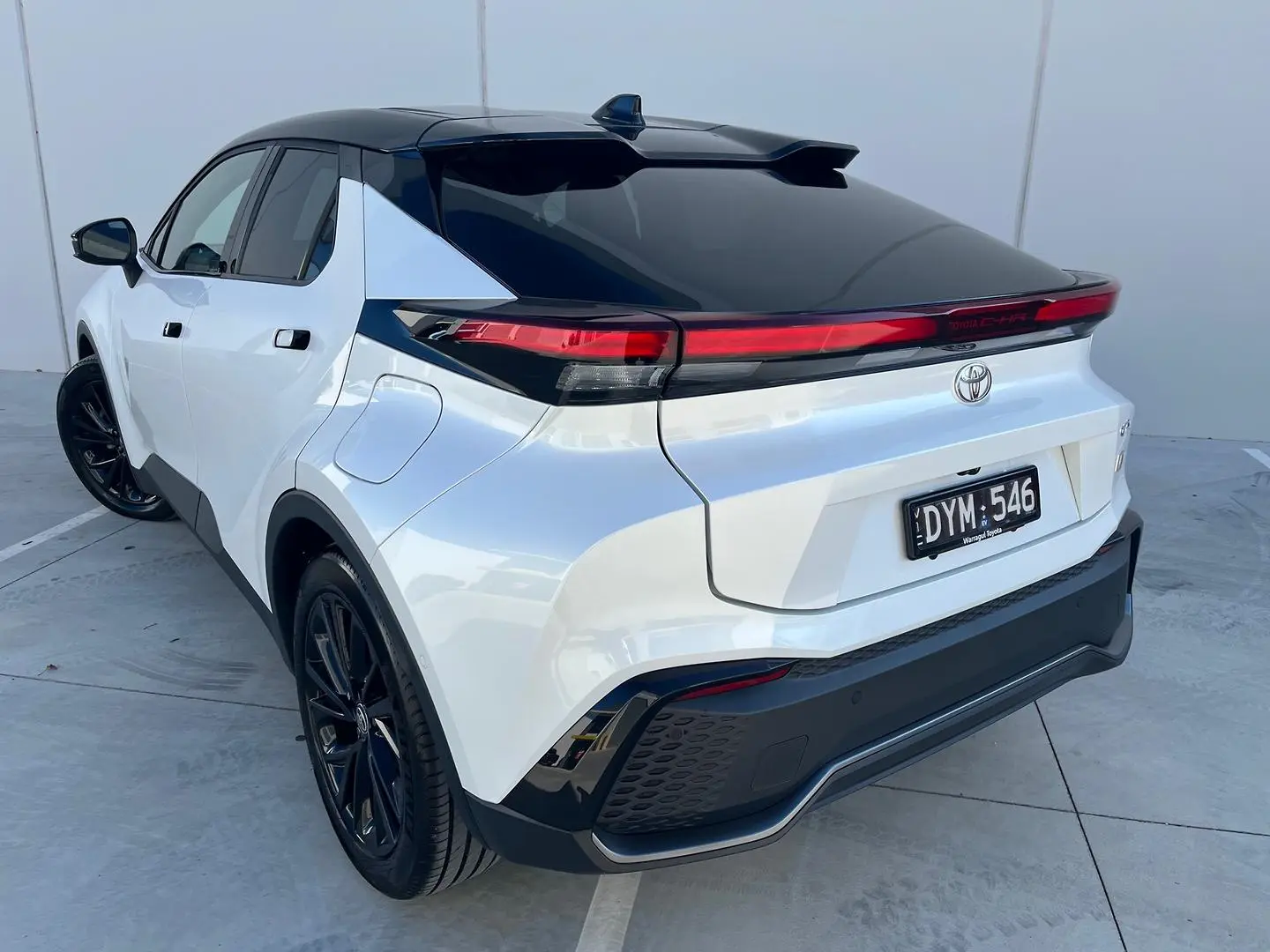 2025 Toyota C-HR Gallery Image 9