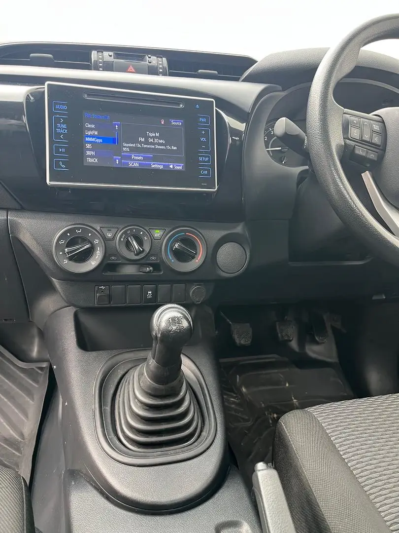 2018 Toyota Hilux Gallery Image 13