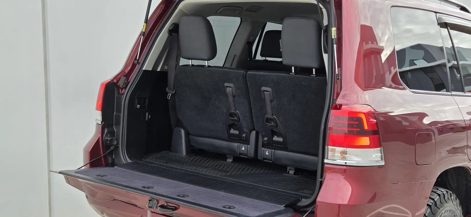 2016 Toyota Landcruiser Gallery Image 12