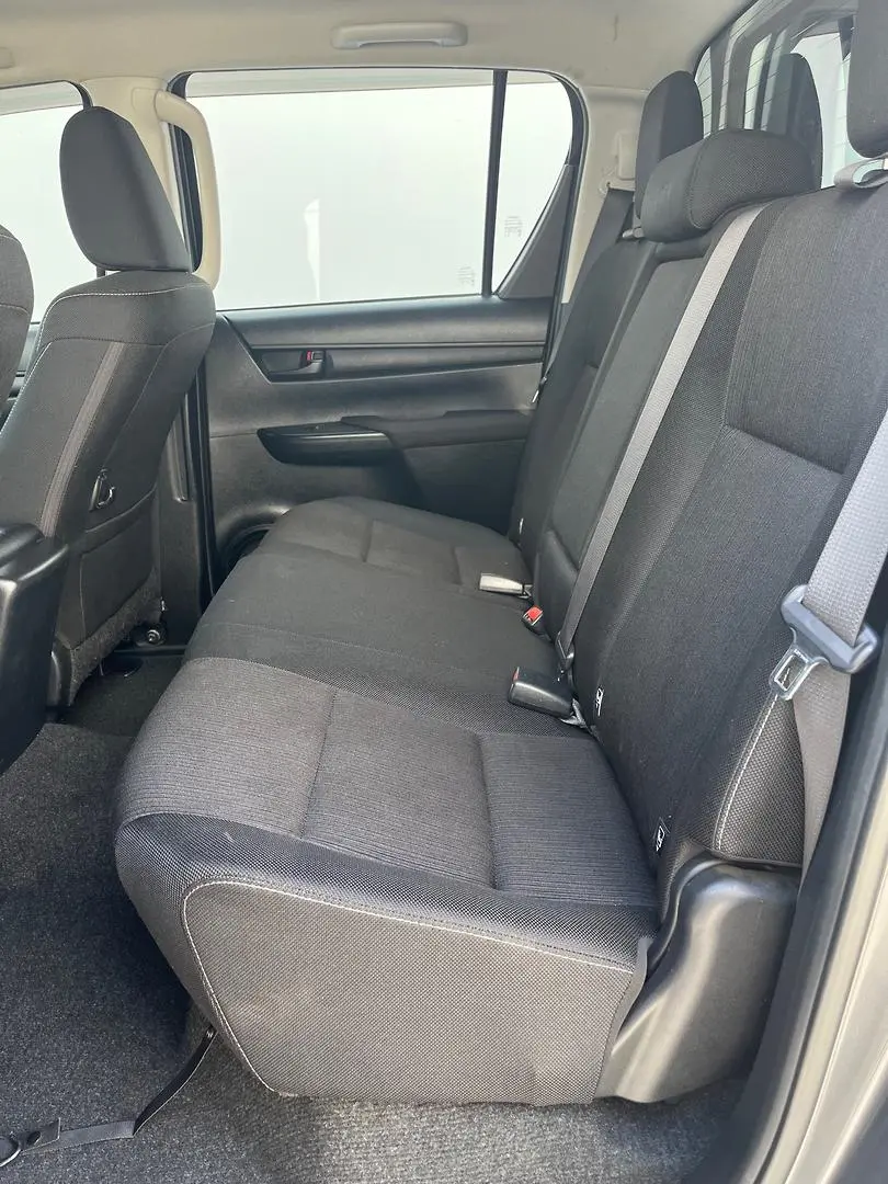 2016 Toyota Hilux Gallery Image 8