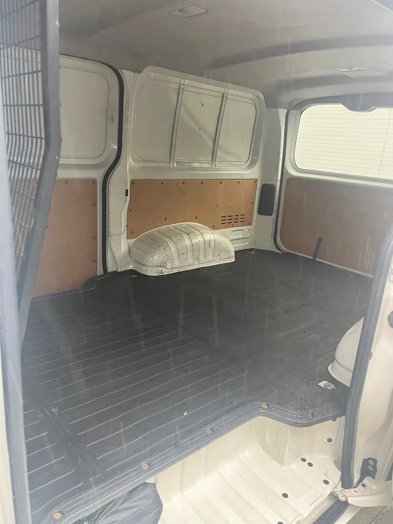 2019 Toyota Hiace Gallery Image 8