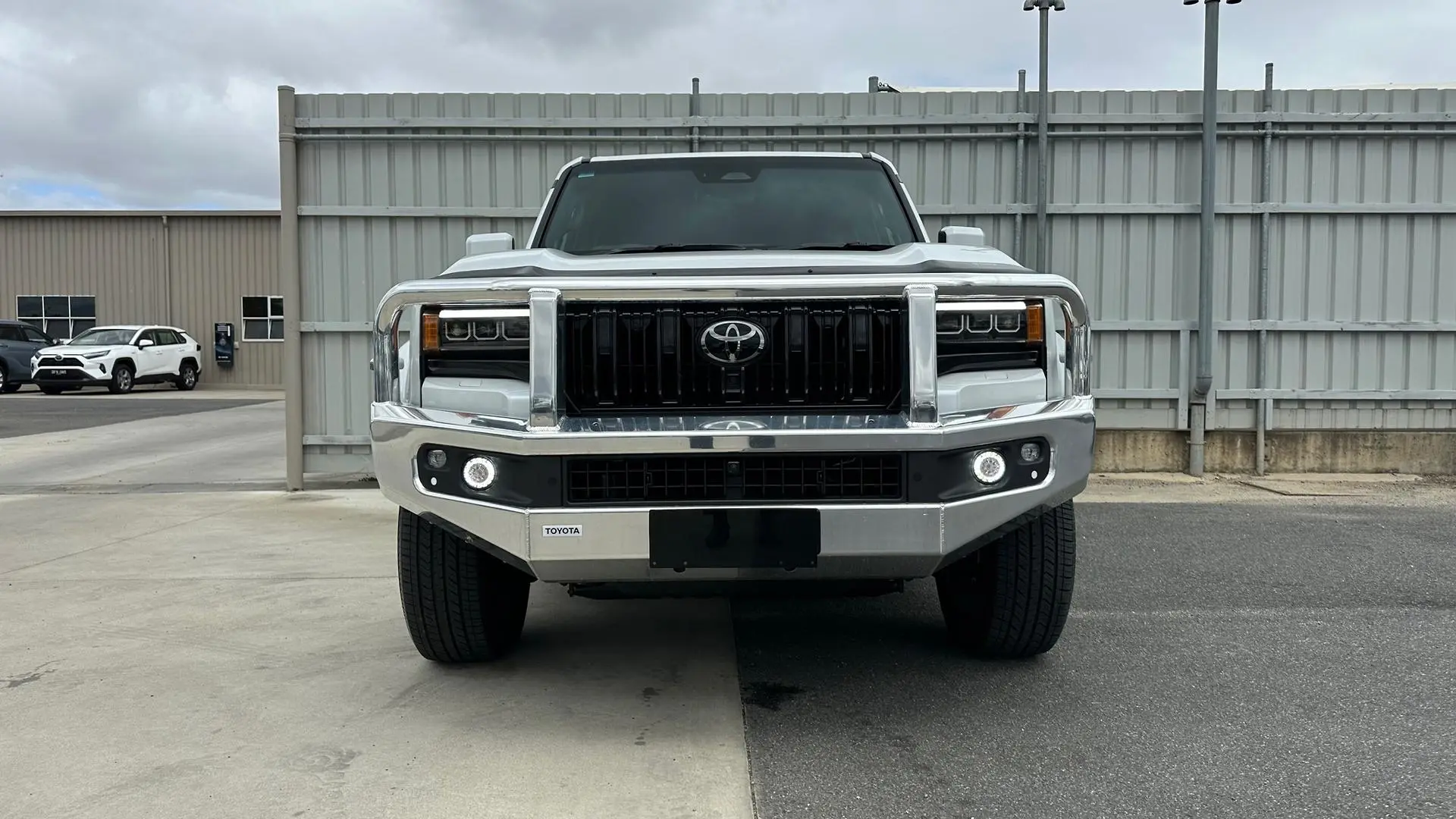 2024 Toyota Landcruiser Prado Gallery Image 2