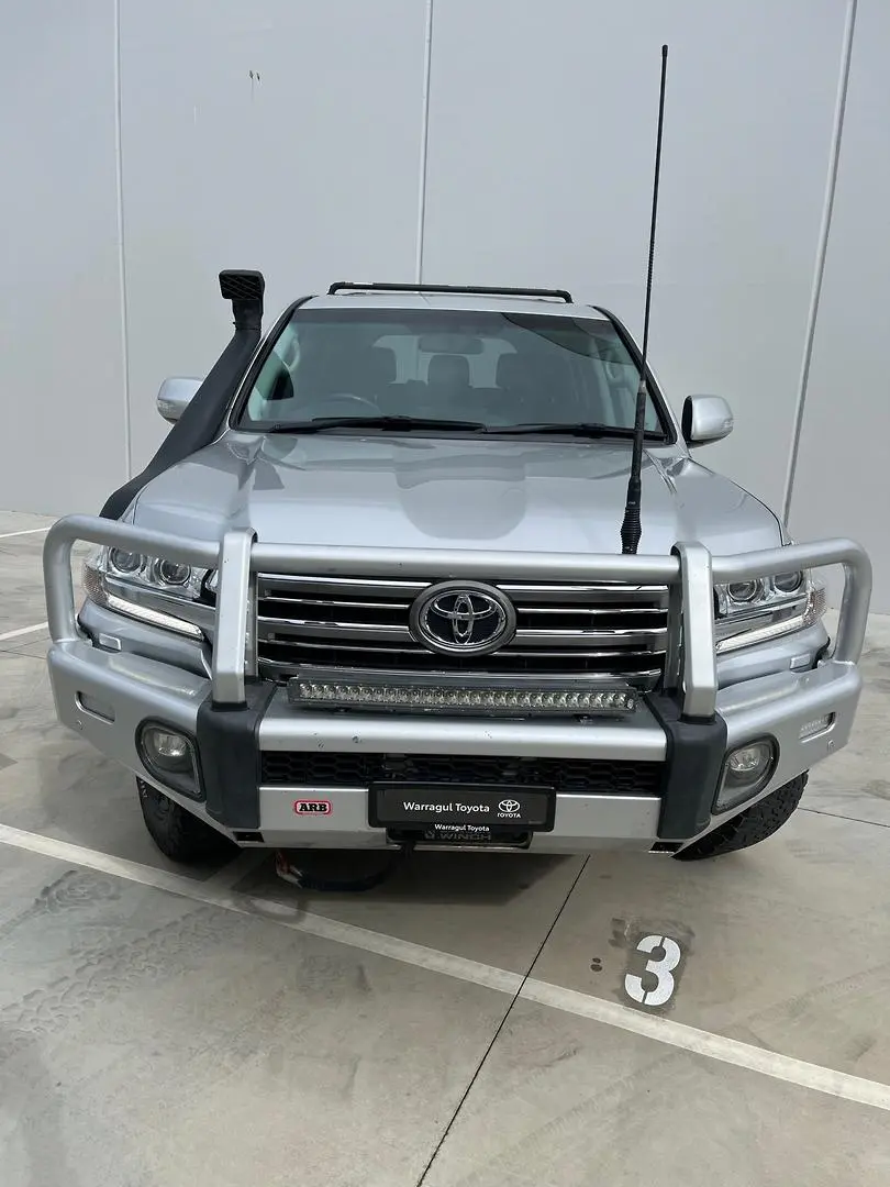 2017 Toyota Landcruiser Gallery Image 2