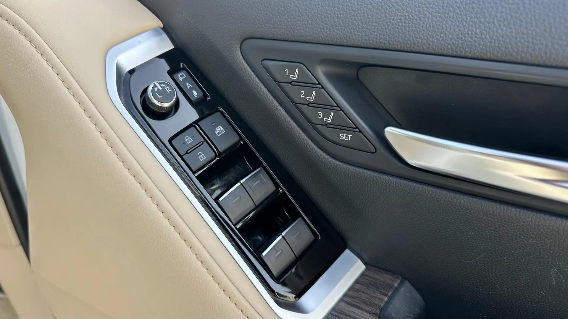 2022 Toyota Landcruiser Gallery Image 21