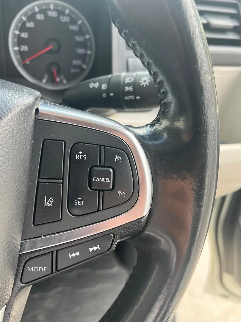 2019 Toyota Hiace Gallery Image 22