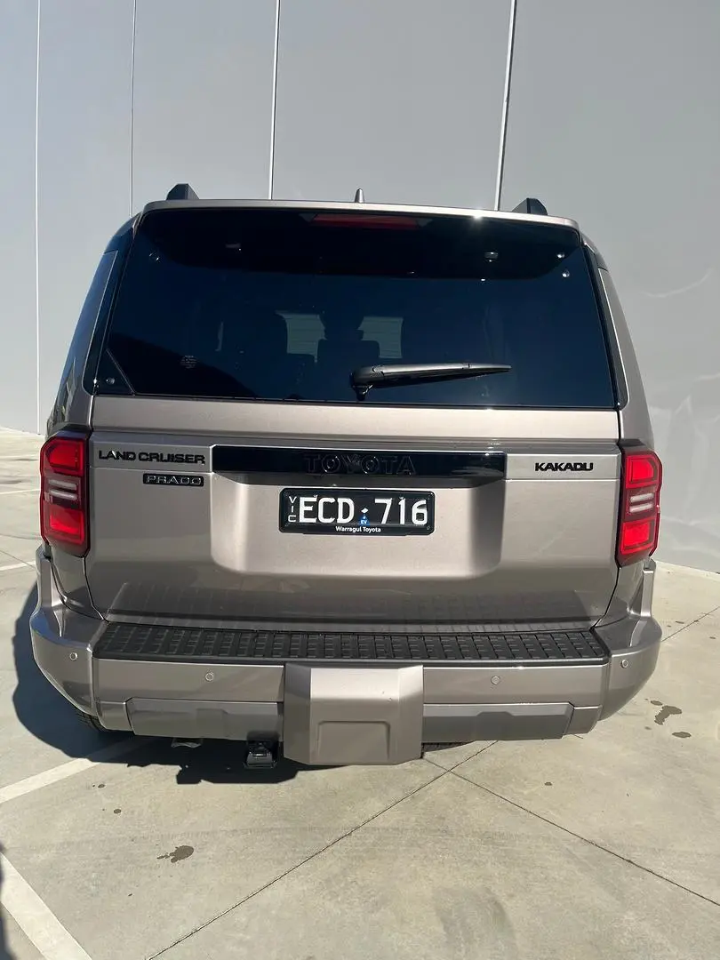 2026 Toyota Landcruiser Prado Gallery Image 11