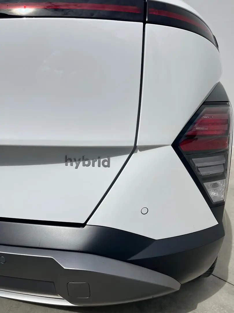 2024 Hyundai Kona Gallery Image 11