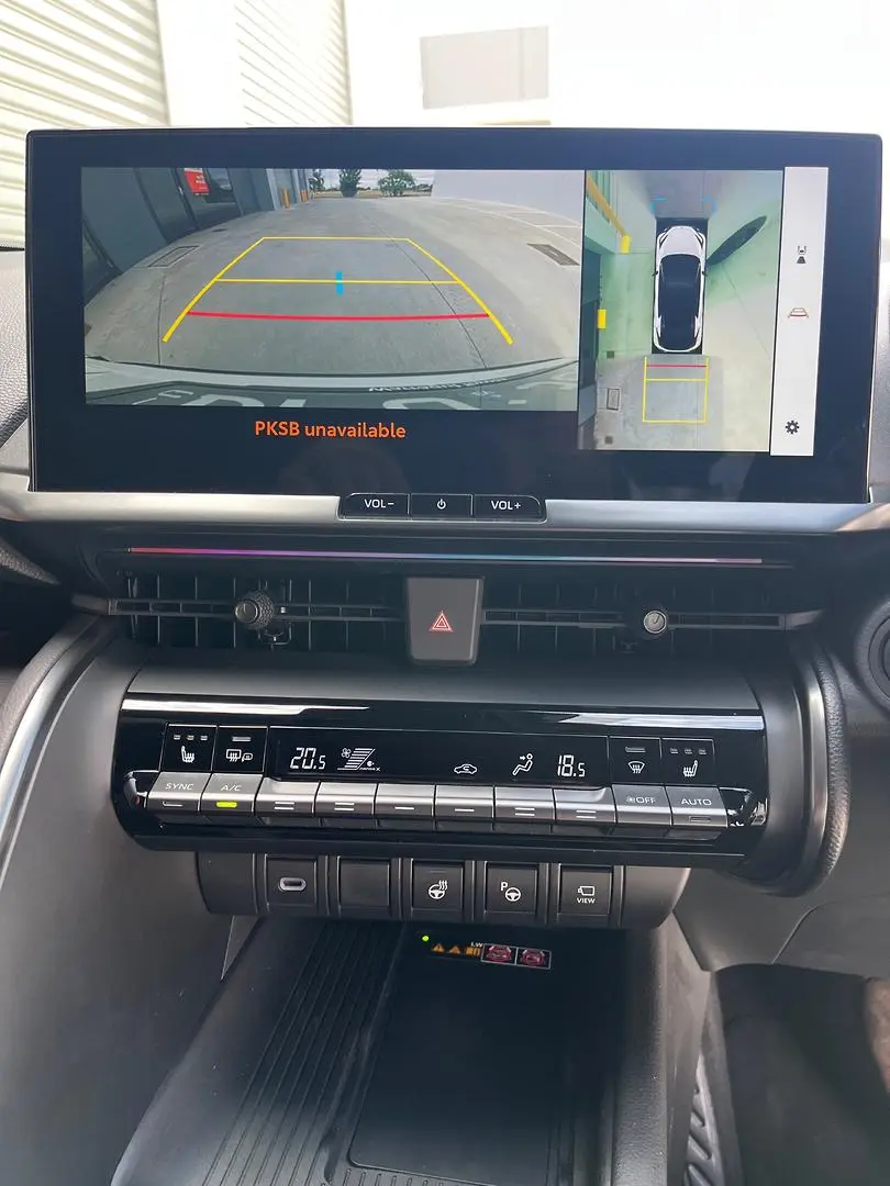 2025 Toyota C-HR Gallery Image 21