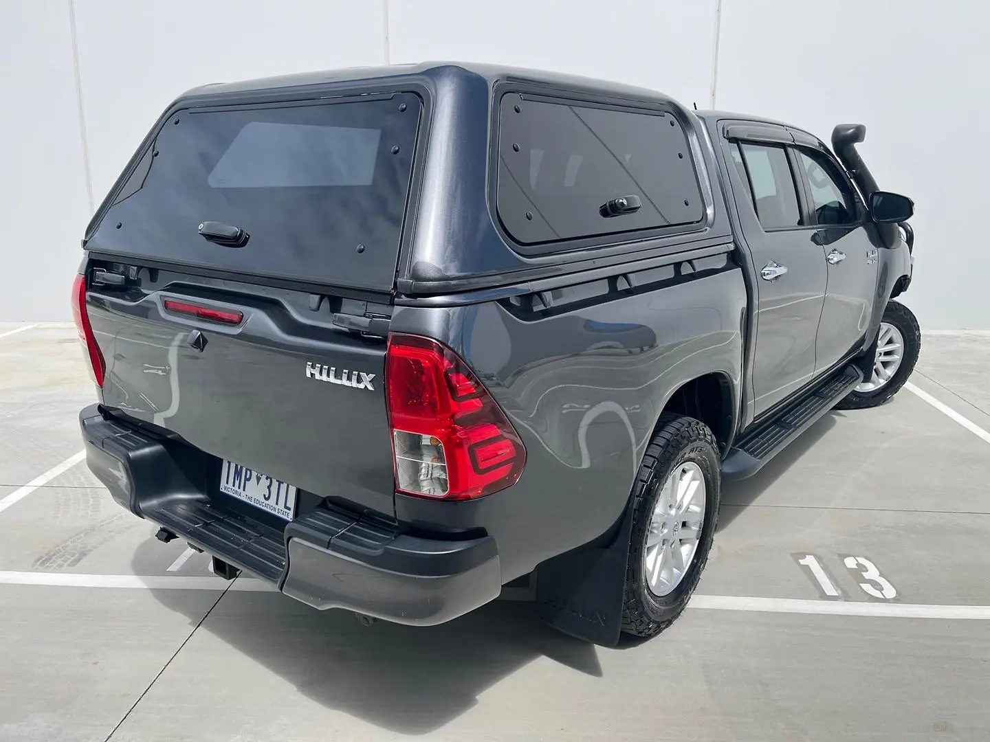 2016 Toyota Hilux Gallery Image 13