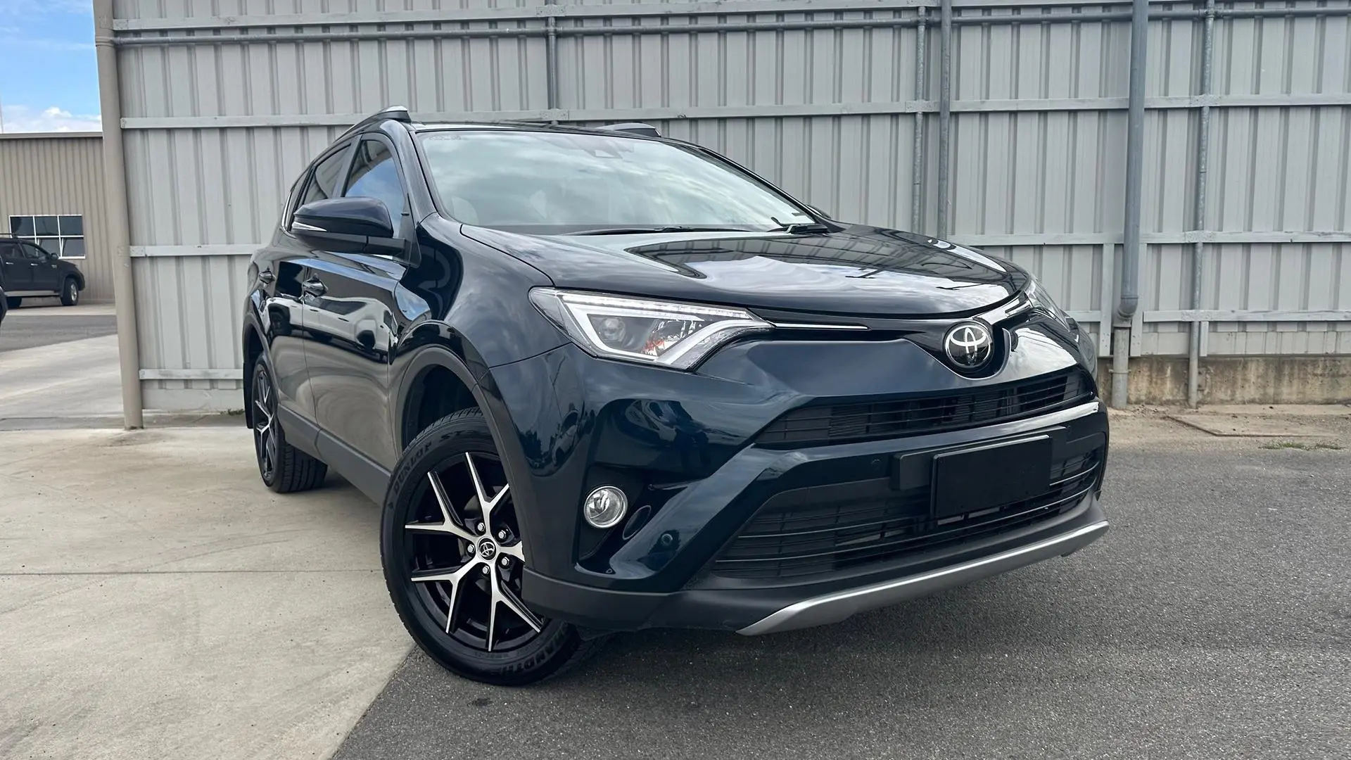 2018 Toyota Rav4 Gallery Image 1