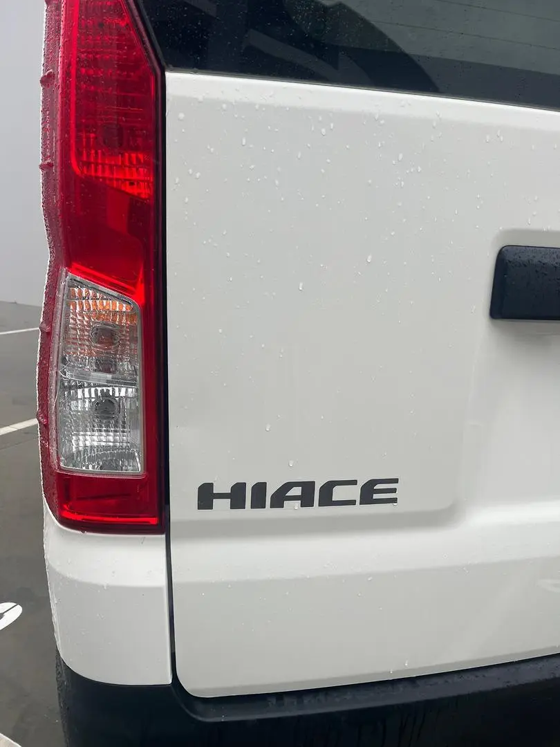 2019 Toyota Hiace Gallery Image 11