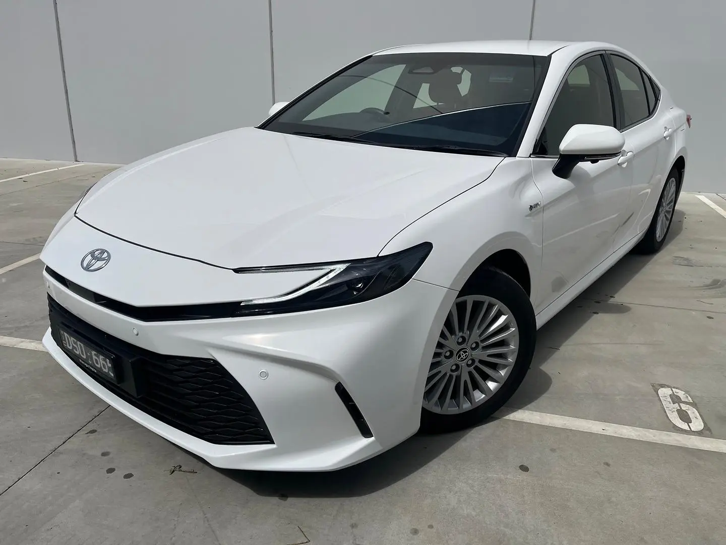 2025 Toyota Camry Gallery Image 3