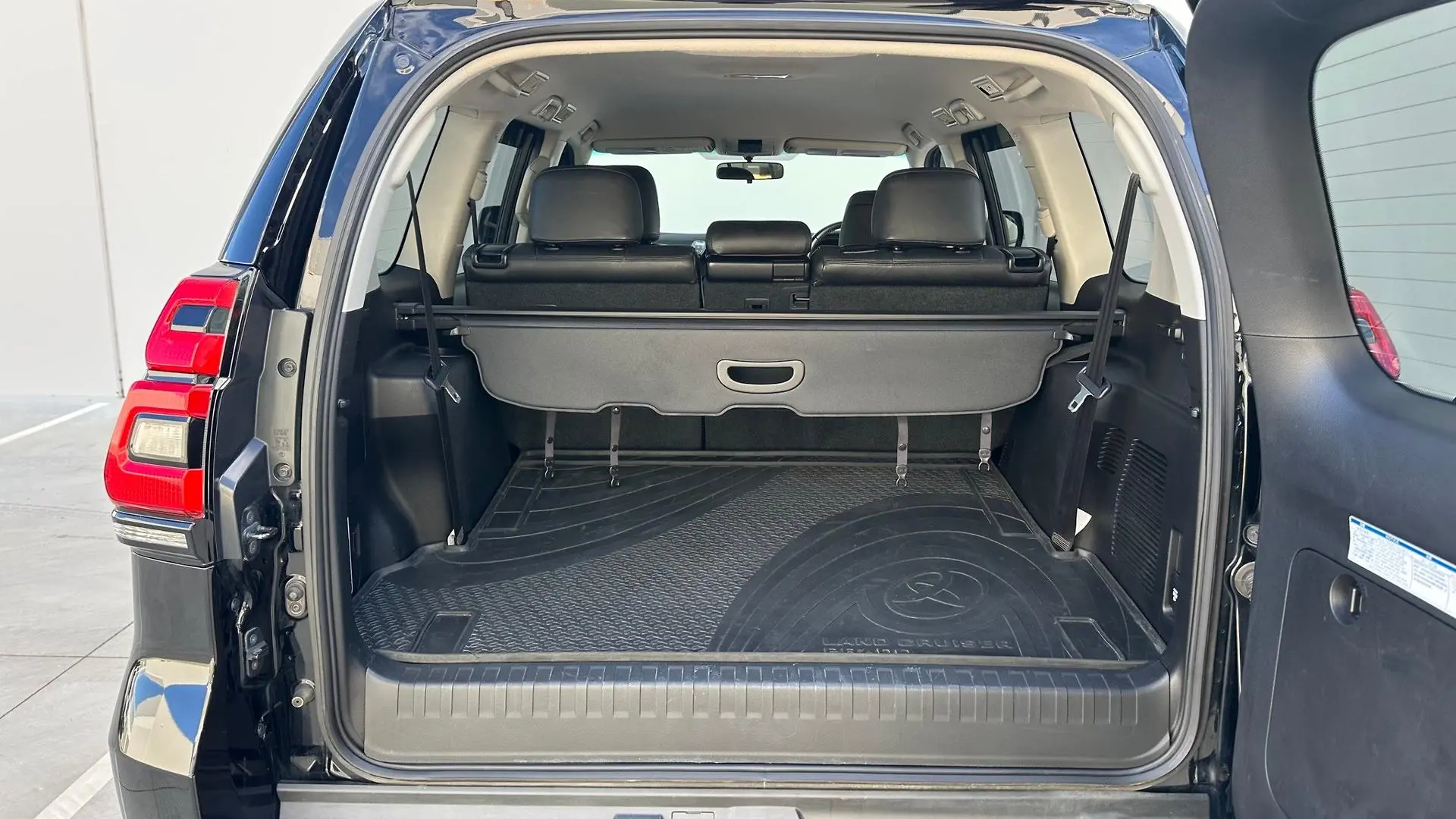 2019 Toyota Landcruiser Prado Gallery Image 14