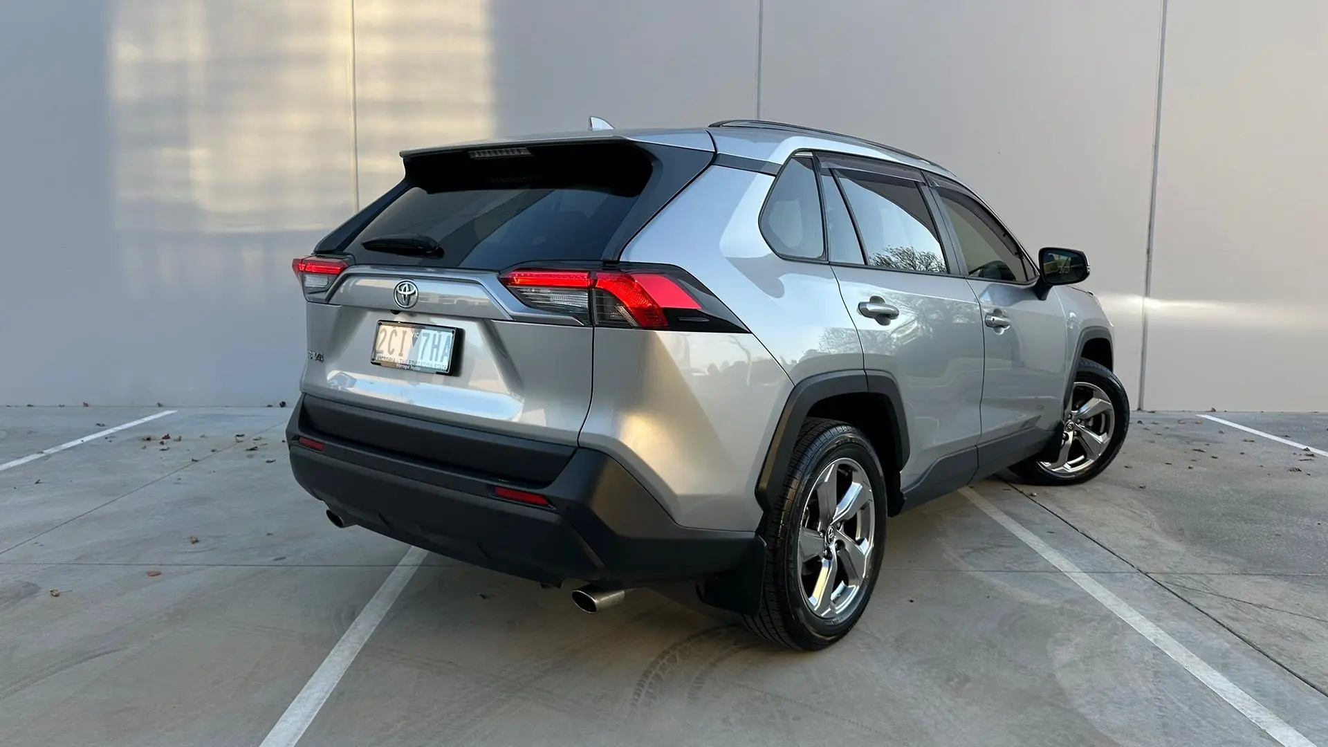 2019 Toyota RAV4 Gallery Image 7
