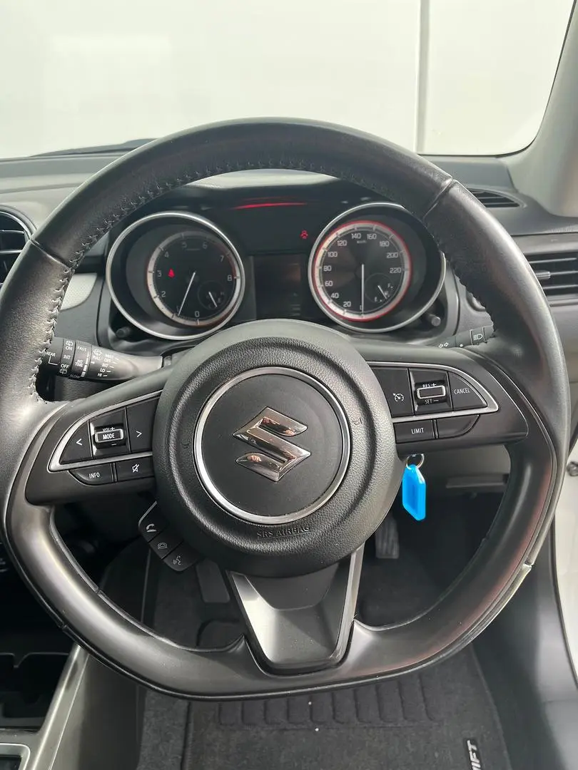 2020 Suzuki Swift Gallery Image 18