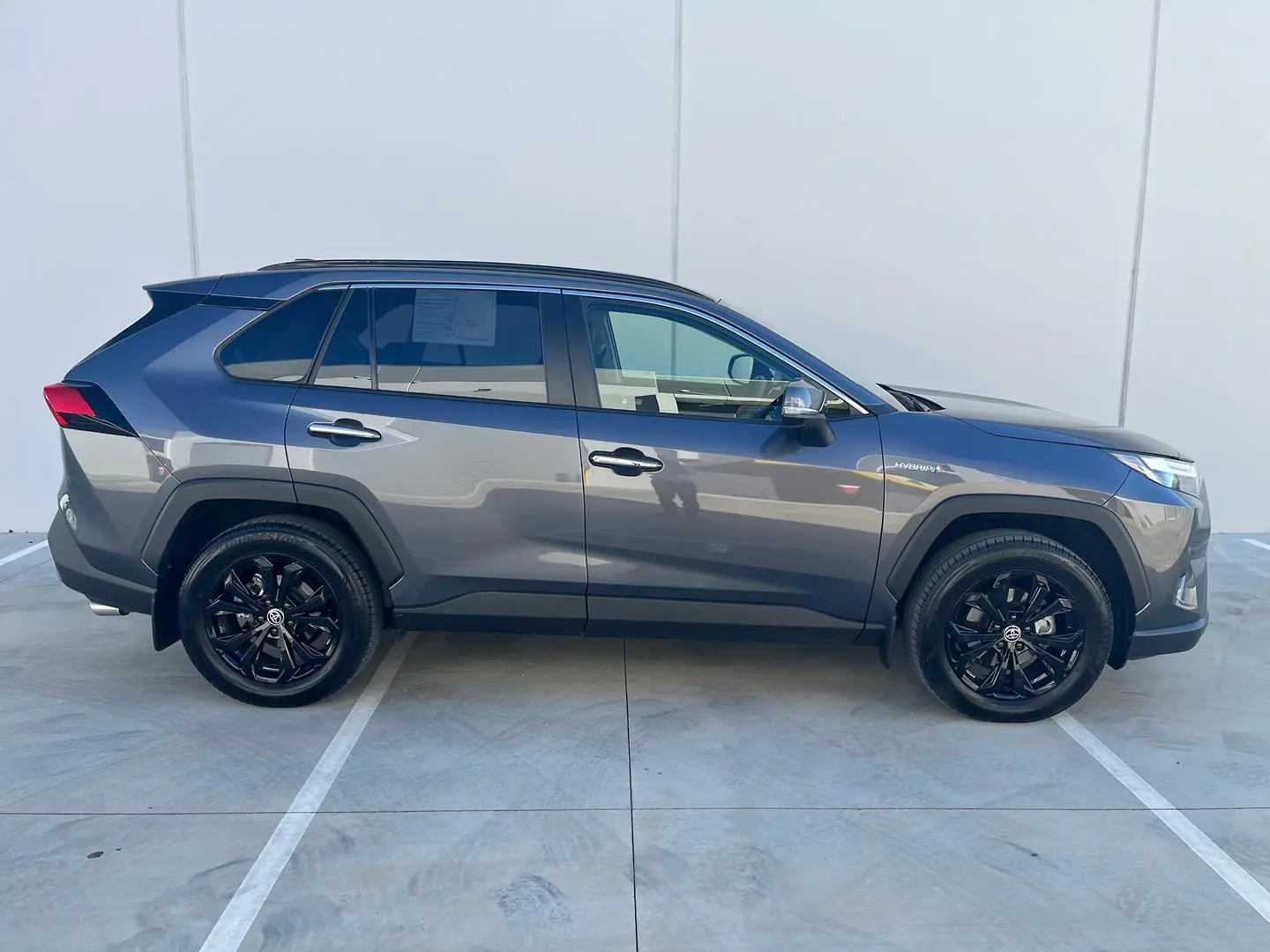 2024 Toyota RAV4 Gallery Image 26
