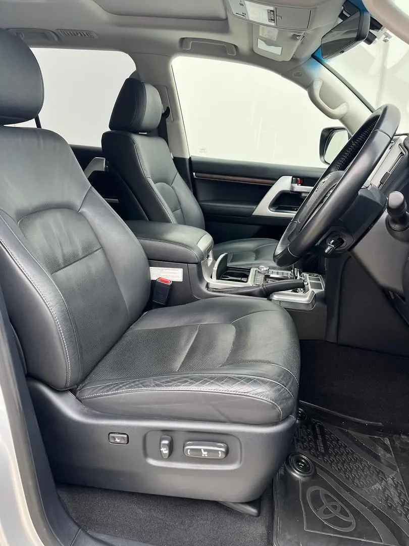 2020 Toyota Landcruiser Gallery Image 20