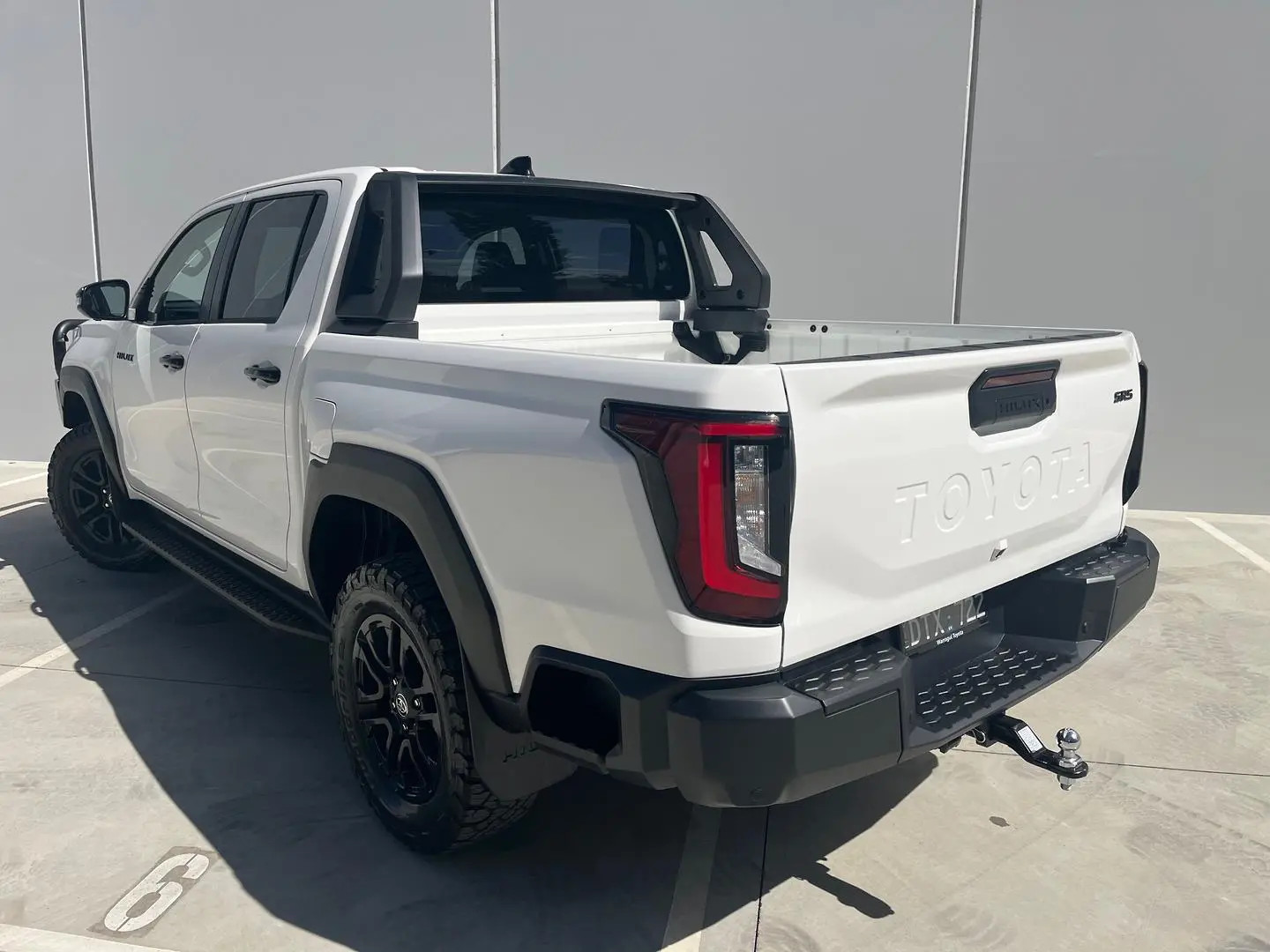 2025 Toyota Hilux Gallery Image 11